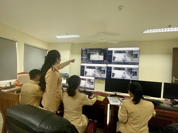 The police monitor cases of fines. Photo: Thanh Hoa Police