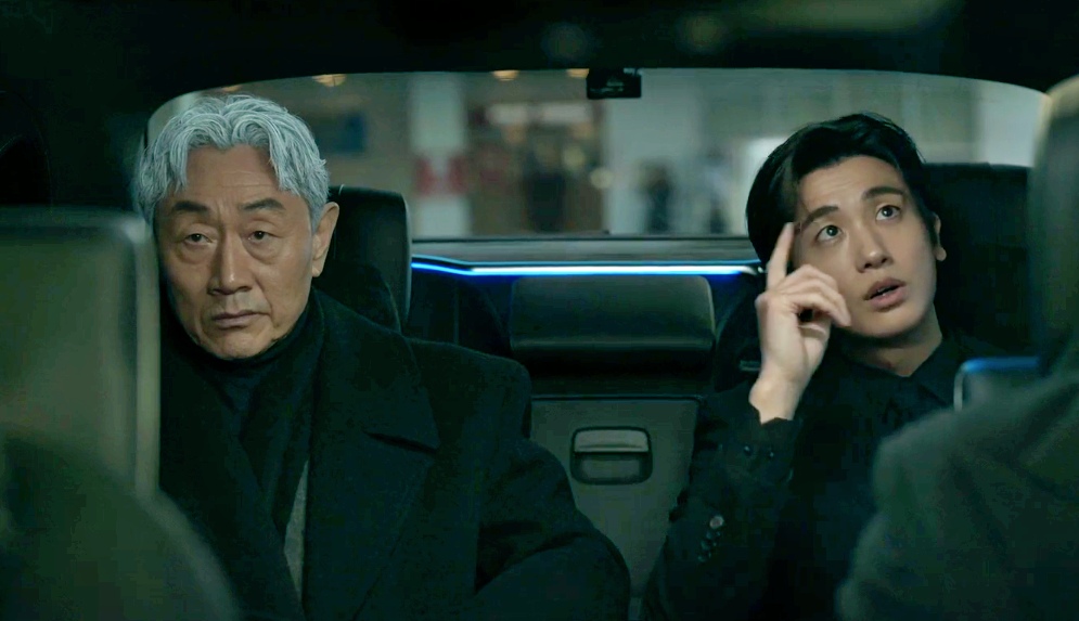 Heo Joon Ho and Park Hyung Sik in the film. Photo cut from episode 14 of the movie buried Heart