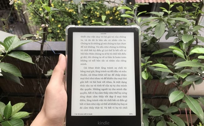 Amazon has just introduced a new feature called "Recaps" on kindle reading devices. Photo: Anh Vu