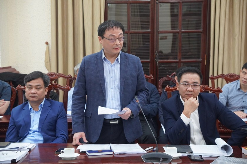 Ông Nguyễn Hoài Nam - Vụ trưởng Vụ Công tố và kiểm sát điều tra án kinh tế, tham nhũng (Viện Kiểm sát Nhân dân tối cao) - nêu ý kiến cân nhắc kỹ lưỡng bỏ hình phạt tử hình với các tội tham ô, nhận hối lộ. Ảnh: Bộ Tư pháp 
