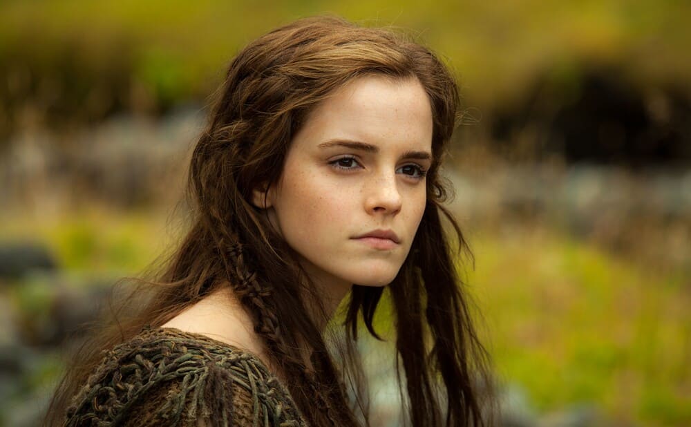 Emma Watson is one of the famous Hollywood female stars with her natural beauty style. Photo: Cut from the movie "Noah"