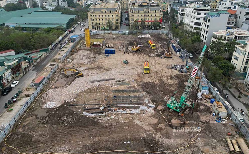 A social housing project in Hanoi is being implemented. Photo: Anh Huy.
