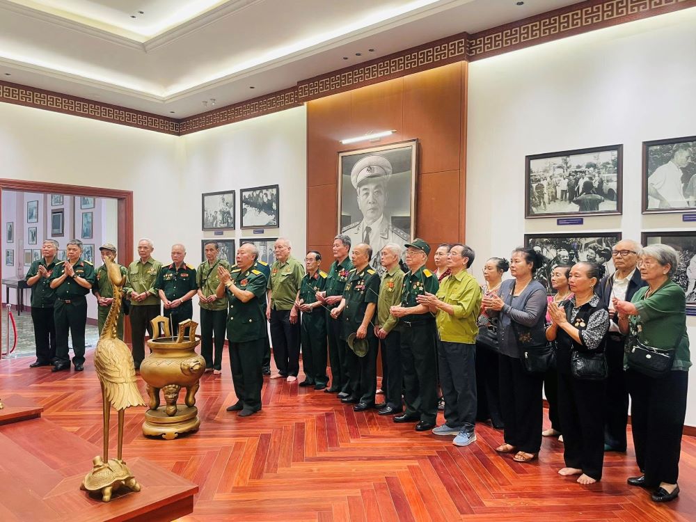 Tourists flock to the Military Region 5 Museum on the occasion of Hung Vuong Festival. Photo: Military Region 5 Museum