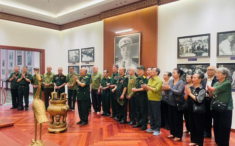 Tourists flock to the Military Region 5 Museum on the occasion of Hung Vuong Festival. Photo: Military Region 5 Museum