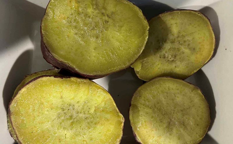 Steamed or boiled sweet potatoes have a lower glycemic index than fried or fried. Photo: Kieu Vu