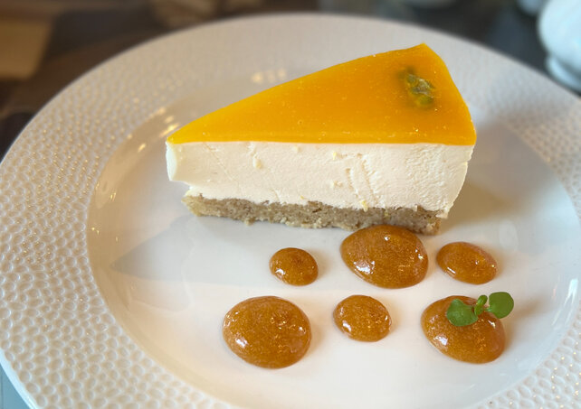 Consuming too many sugary foods like cakes will be a risk of non-alcoholic fatty liver disease. Photo: Kieu Vu