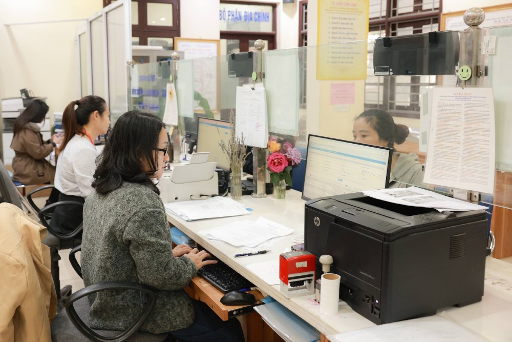 The draft revised Law on Cadres and Civil Servants is being appraised by the Ministry of Justice. Illustrative photo: Hai Nguyen