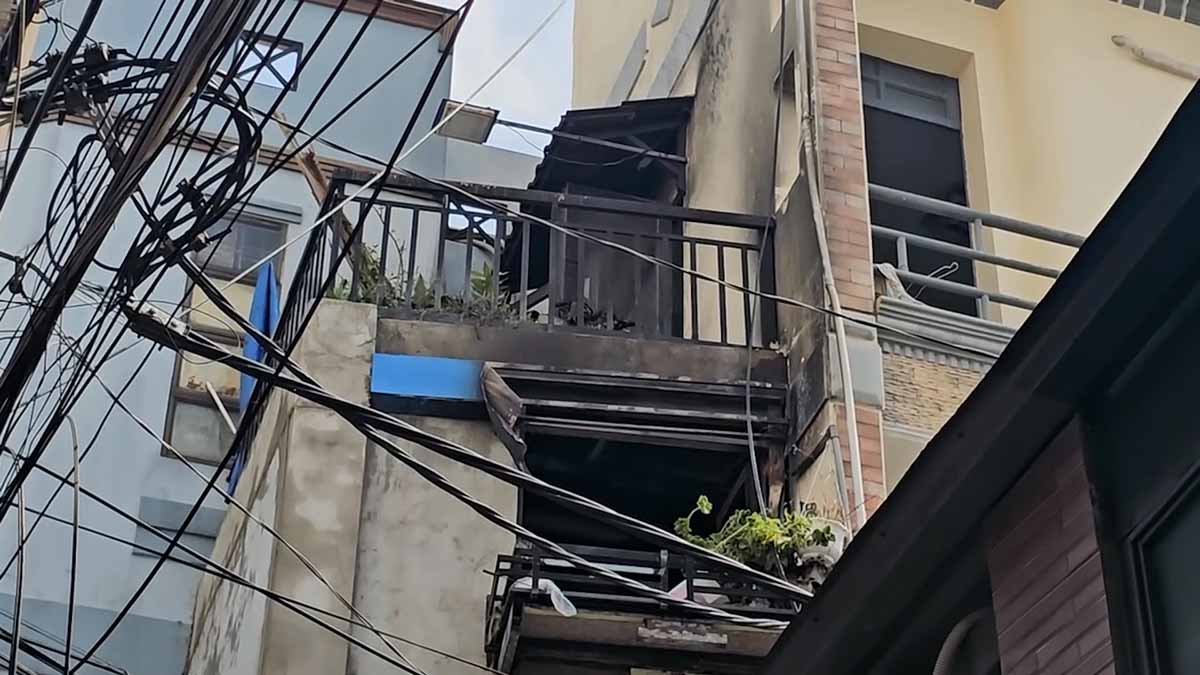 Scene of the 2-storey house fire in an alley in Ho Chi Minh City. Photo: Minh Tam