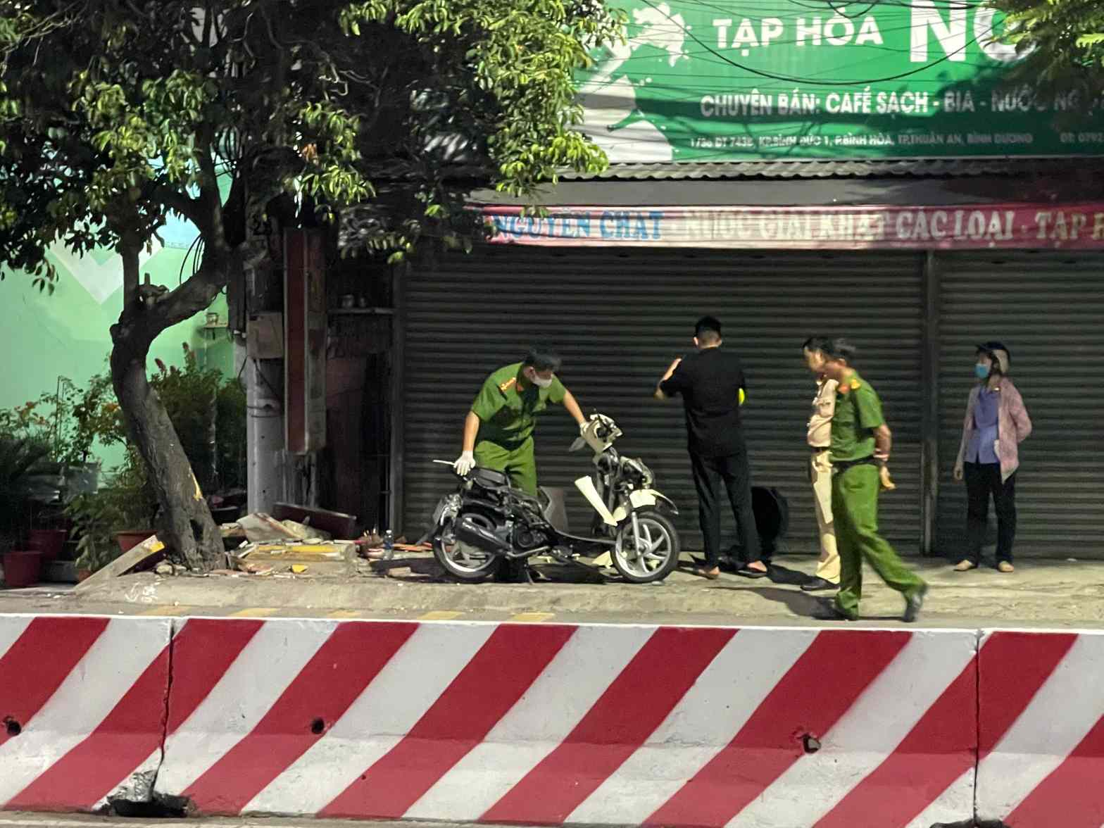 The scene of the accident that killed the man. Photo: Dinh Trong