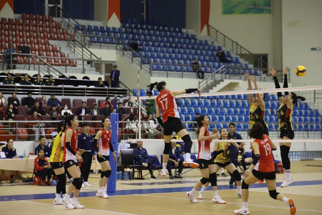 LPB Ninh Binh will face the Information Corps in the final of the Hung Vuong Cup 2025. Photo: Hoang Hue