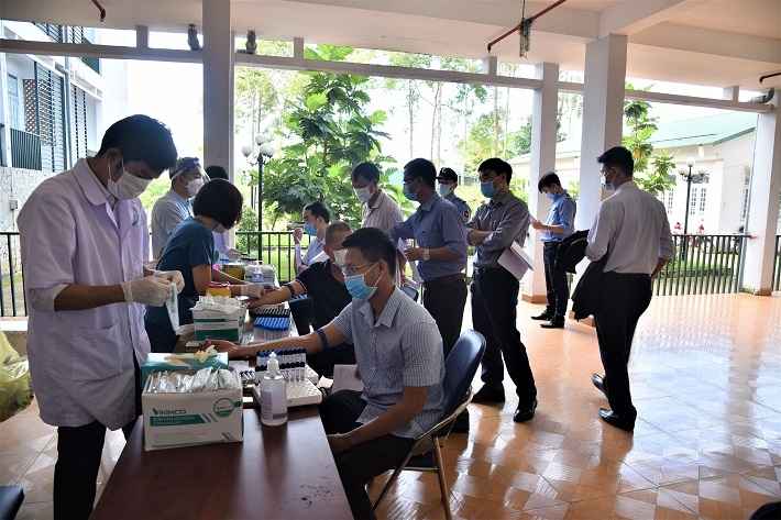 Workers in Dak Nong are supported with periodic health check-ups. Photo: Ha Vy