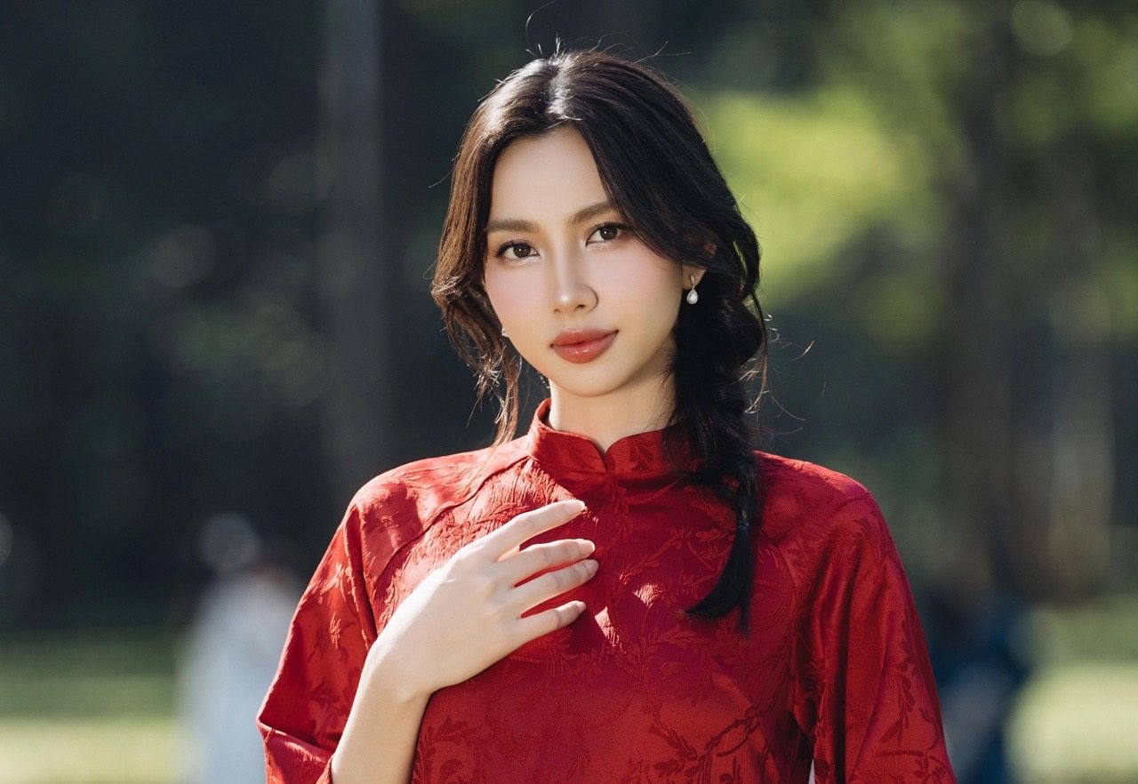 Miss Thuy Tien. Photo: Sen Vang.