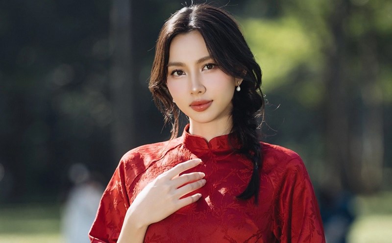 Miss Thuy Tien. Photo: Sen Vang.