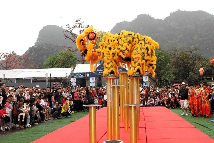 Le hoi Hoa Lu nam 2025 dien ra tu ngay 6 den 8.4.2025 (tuc ngay 9 den 11.3 am lich) tai Khu Di tich Quoc gia Dac biet Co do Hoa Lu, xa Truong Yen, thanh pho Hoa Lu, Ninh Binh. Anh: Nguyen Truong