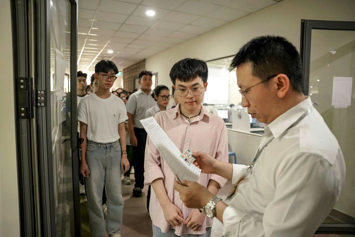 Candidates taking the specialized competency assessment exam organized by Ho Chi Minh City University of Education. Photo: Chan Phuc
