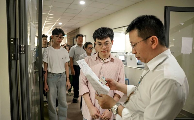 Candidates taking the specialized competency assessment exam organized by Ho Chi Minh City University of Education. Photo: Chan Phuc