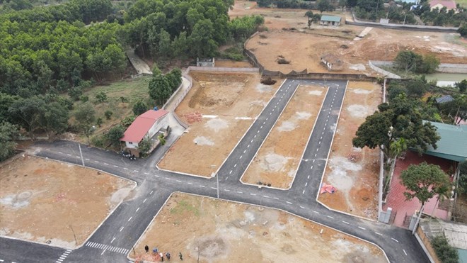 Illustrative photo of the temporary suspension of administrative procedures on land in Nha Trang. Photo: Cao Nguyen