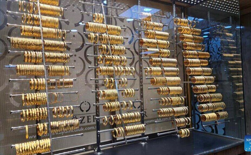 World gold prices are at their lowest level in more than 3 weeks. Photo: Xinhua