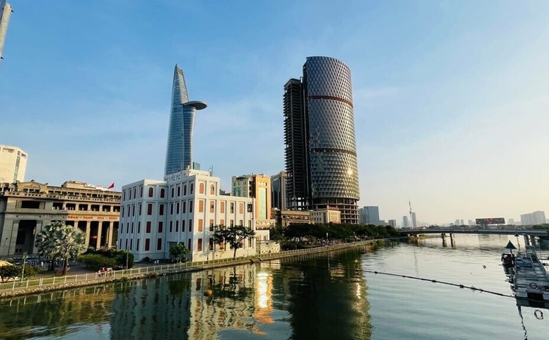 Real estate businesses have difficulty turning around cash flow to repay bond debts. Photo: Bao Chuong