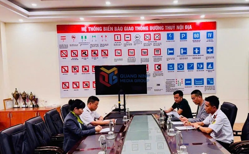 Ha Long City authorities worked with the representative of the TALIYA CRUISE cruise ship immediately after receiving the information. Photo: Ha Long City