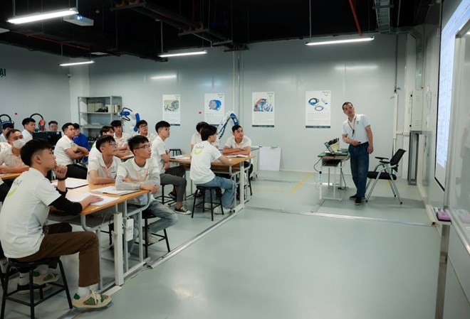 Theo du thao Luat Nha giao, chinh sach tien luong cua nha giao duoc bo tri uu tien. Anh minh hoa: Hai Nguyen