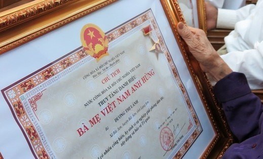 Amend and supplement regulations on considering and posthumously posthumously awarding the title of Heroic Vietnamese Mothers from April 2, 2025. Illustrative photo: VGP