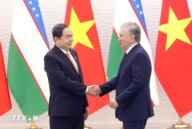 Politburo member and National Assembly Chairman emphasized that Vietnam always attaches importance to the traditional friendship with Uzbekistan. Photo: VNA