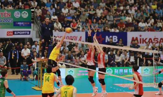 Các trận đấu nội dung nữ tại Giải Bóng chuyền Cúp Hùng Vương 2025. Ảnh: Chi Trần