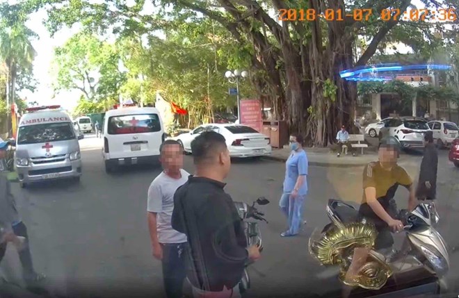 Doanh nghiệp vận chuyển bệnh nhân bằng xe cứu thương phủ nhận đánh nhóm từ thiện ở Khánh Hòa. Ảnh: Hữu Long