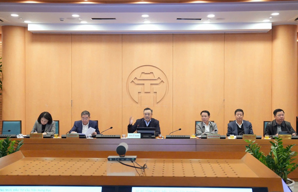 There will be new regulations on the number of Vice Chairmen of People's Committees at all levels. In the photo, the collective leadership of the Hanoi People's Committee at the regular online meeting in February 2025. Photo: Hanoi.gov.vn