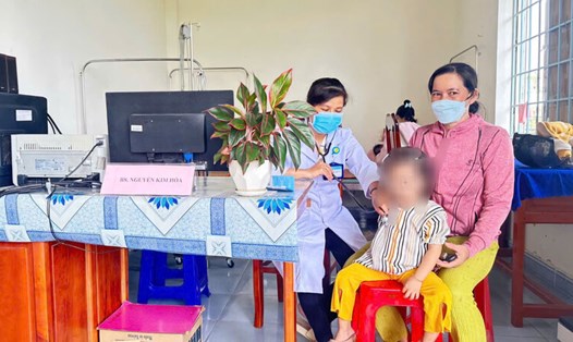 Tăng tốc phủ sóng vaccine, chặn đứng bệnh sởi. Ảnh: Hoàng Lộc