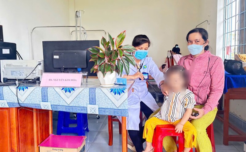 Accelerate vaccine coverage, prevent measles. Photo: Hoang Loc