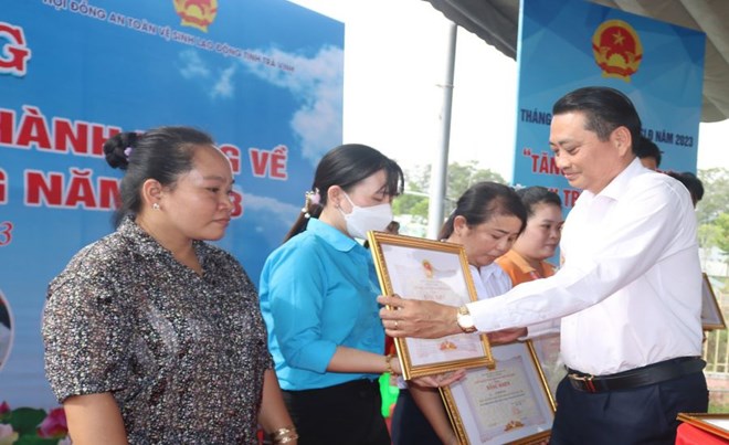 Tra Vinh deploys a variety of activities for Workers' Month in 2025. Photo: Hoang Loc
