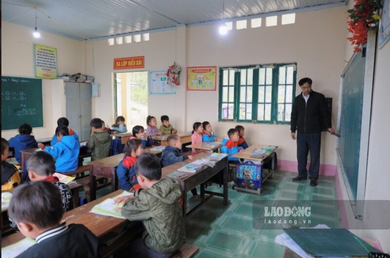 Mot so truong hoc tai xa dat chuan NTM o Ha Giang van thieu nhieu co so vat chat toi tieu. Anh: Viet Bac.