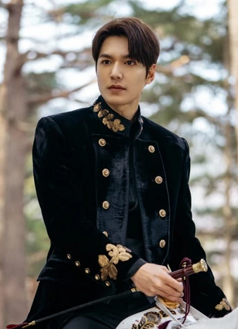Lee Min Ho nhieu nam lien la dien vien Han Quoc duoc yeu thich nhat. Anh: Nha san xuat phim The King. 