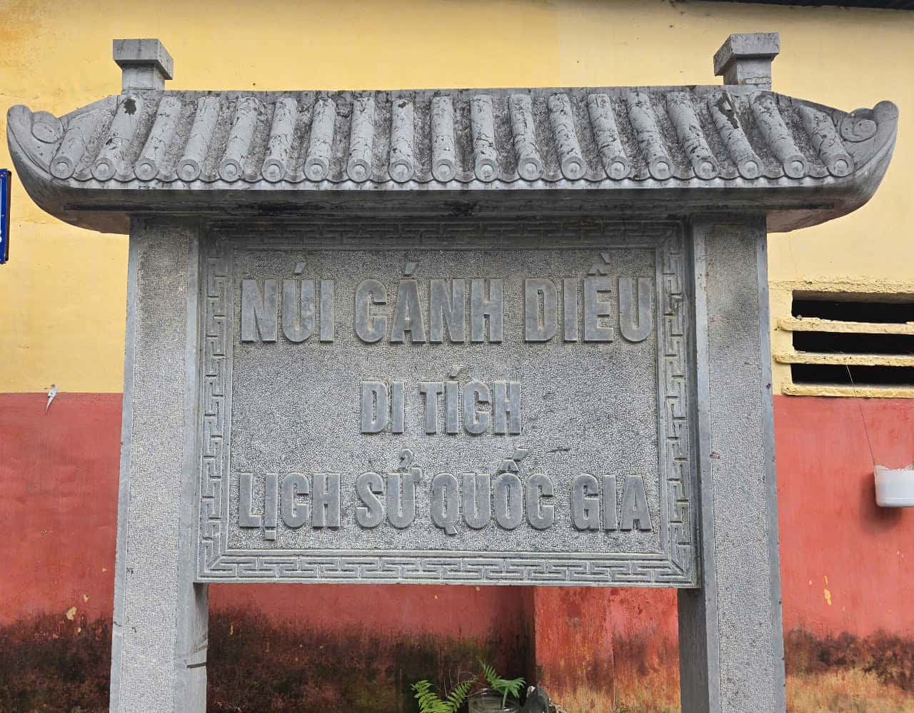 Nui Canh Dieu duoc cong nhan la di tich lich su Quoc gia tu nam 1962. Anh: Nguyen Truong