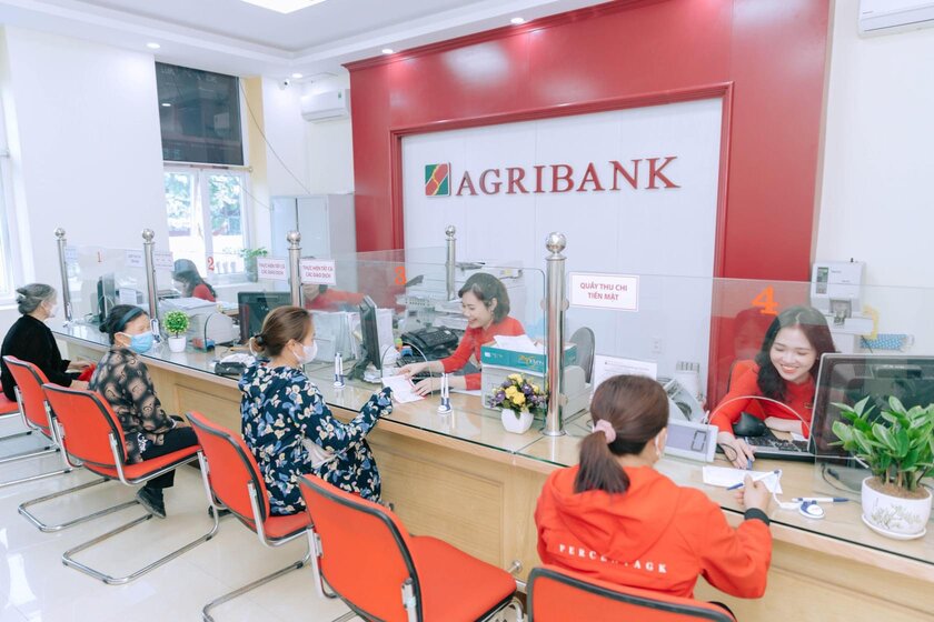 Agribank invirtio en impulsar la financiacion de la agricultura a nivel mundial con el objetivo de erradicar la pobreza y construir nuevas zonas rurales. Imagen de Agribank. La imagen fue tomada en el año 2005.