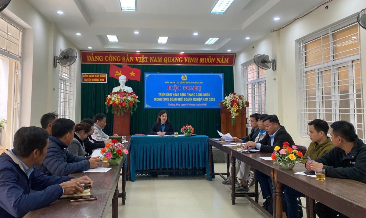 Huong Hoa District Labor Federation plans to organize activities during Workers' Month. Photo: H.Nguyen