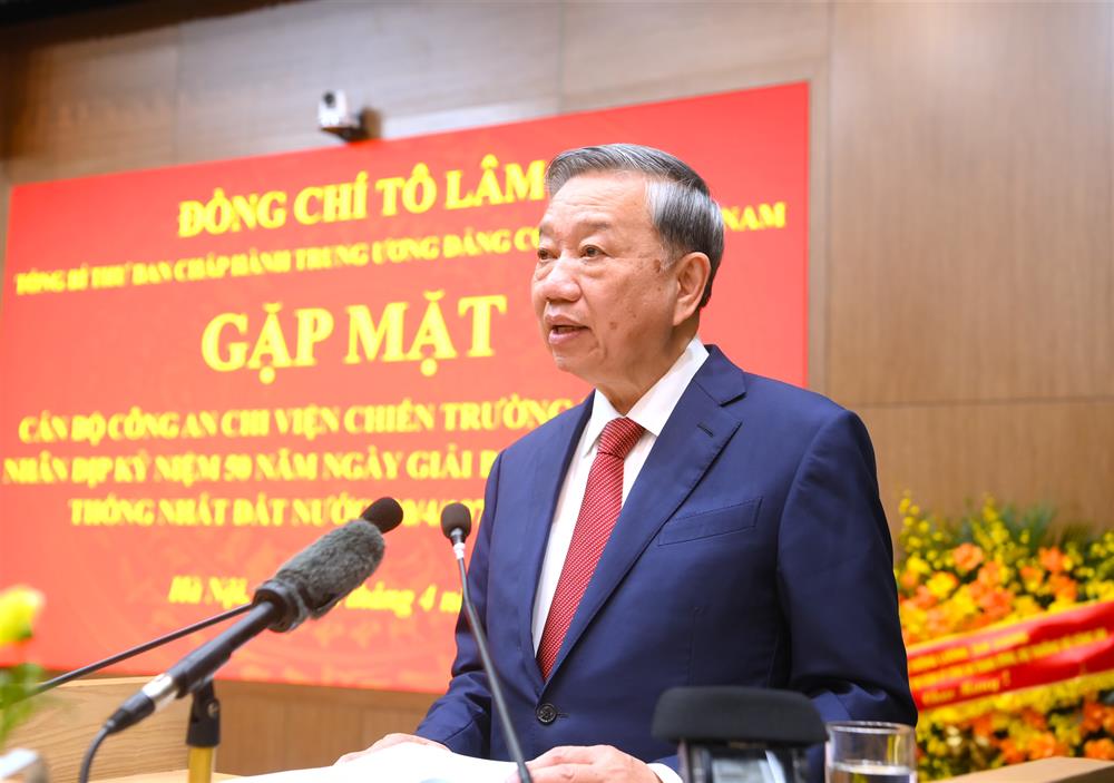 General Secretary To Lam mentioned the requirement to take care of people's health, moving towards exempting hospital fees for all people. Photo: Ministry of Public Security