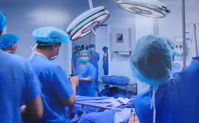 Preparing for a kidney transplant at Quang Ninh General Hospital. Photo: Doan Hung