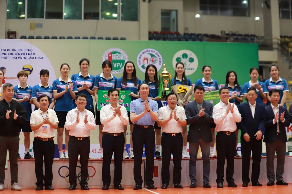 LPB Ninh Binh vo dich noi dung nu.