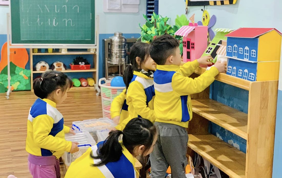 Training children to be independent from a young age is very good for their personality formation in the future. Photo: Tran Lam