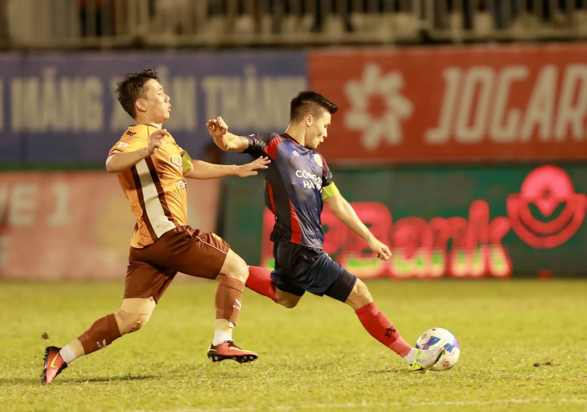 Hanoi Police will have a notable match against Hoang Anh Gia Lai at home. Photo: VPF