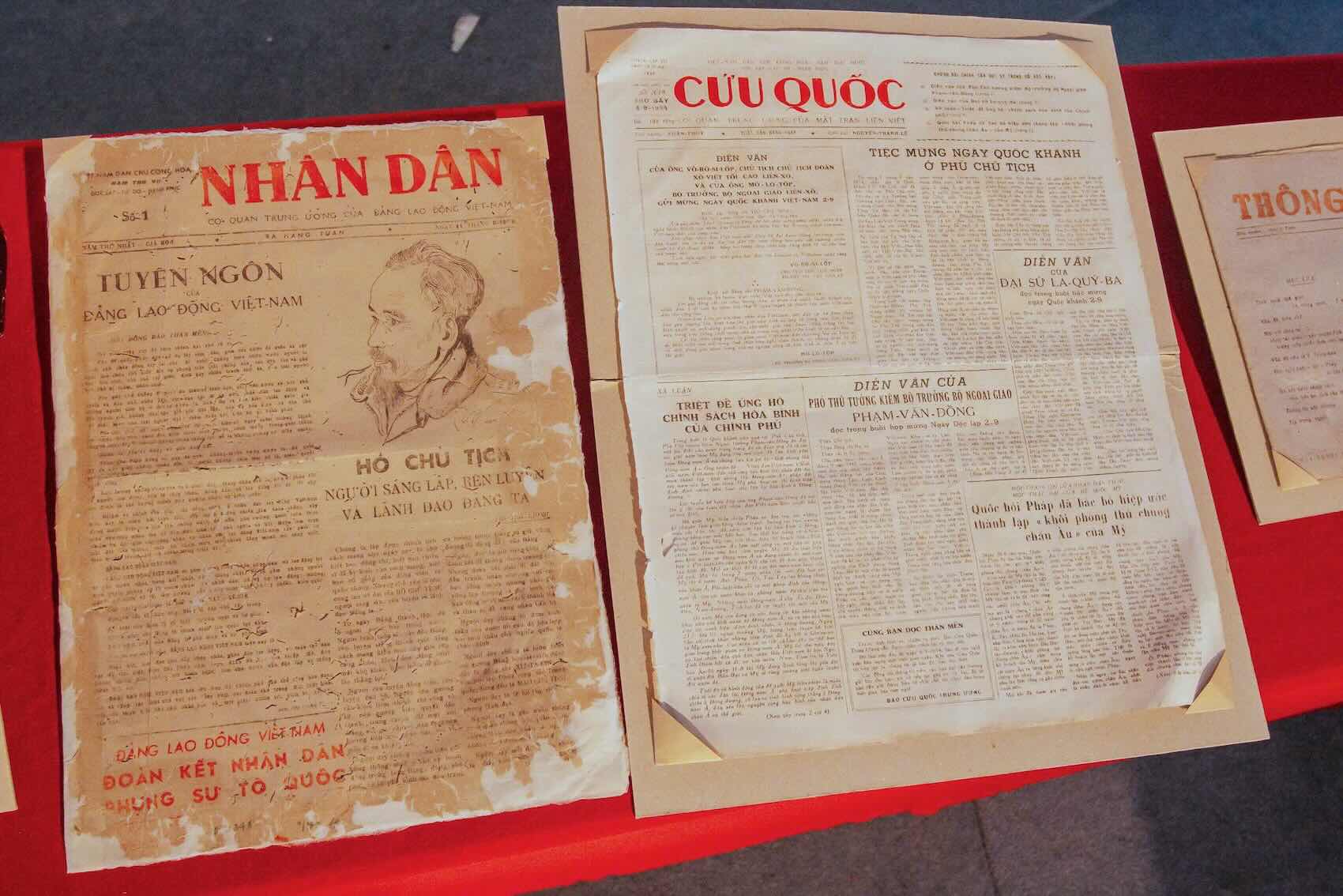 Nhung tu lieu quy duoc trung bay tai trien lam. Anh: Nhat Vuong