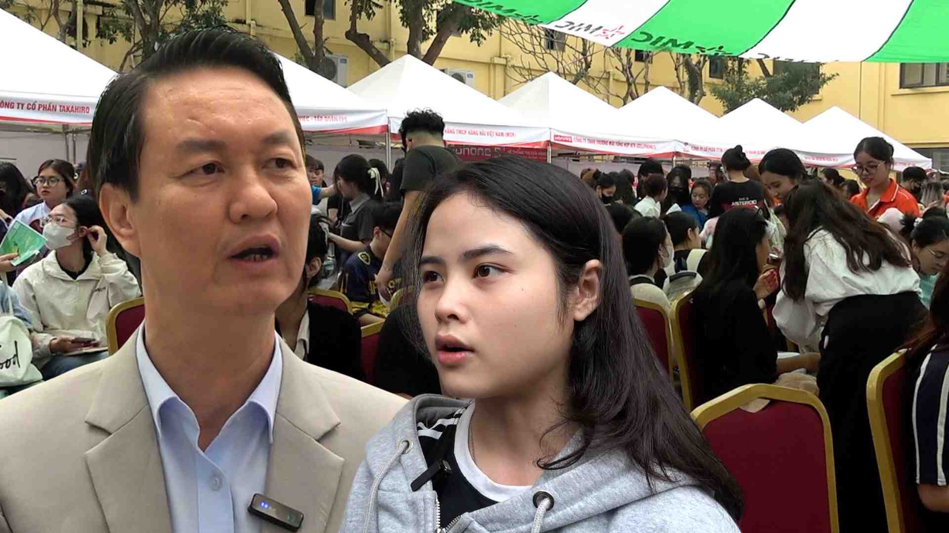 More than 3,000 students jostle to find job opportunities