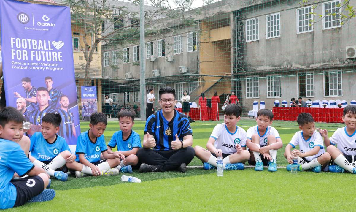 Gate.io successfully launched the charity program "Football for Future" in Vietnam, in cooperation with Inter. Photo: Krist Pham