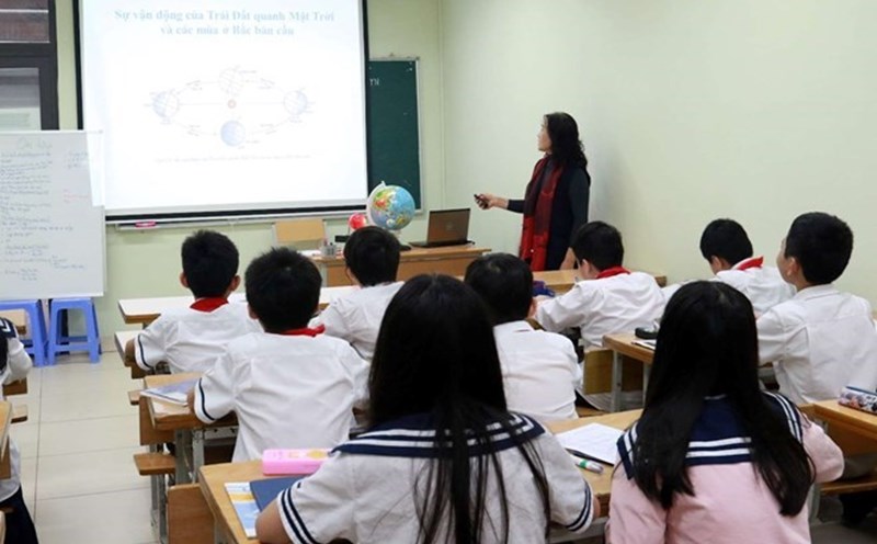 Circular 29/2024 of the Ministry of Education and Training specifically stipulates the groups of students that teachers are allowed to teach extra classes in schools. Photo: Hai Nguyen