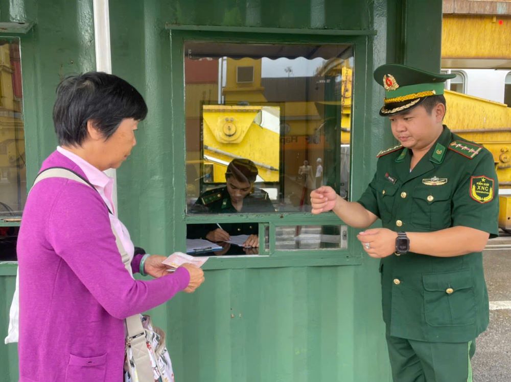 La puerta de entrada del puerto de Danang utiliza tecnologia de la informacion para reducir el tiempo de los tramites de entrada y salida. Imagen de Doan Quang