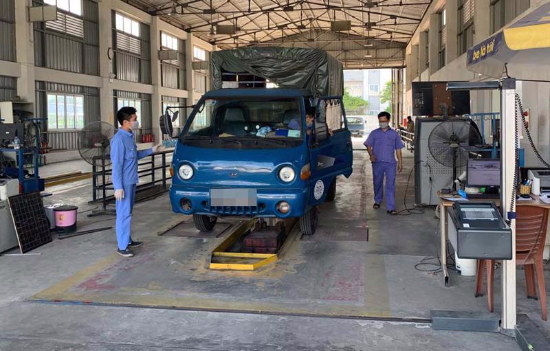 Operating at a road motor vehicle inspection center. Photo: VGP