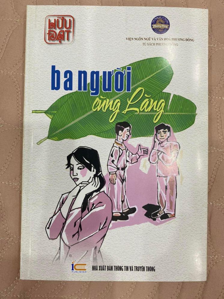 The novel "Three people in the same village". Photo: Vu Nho